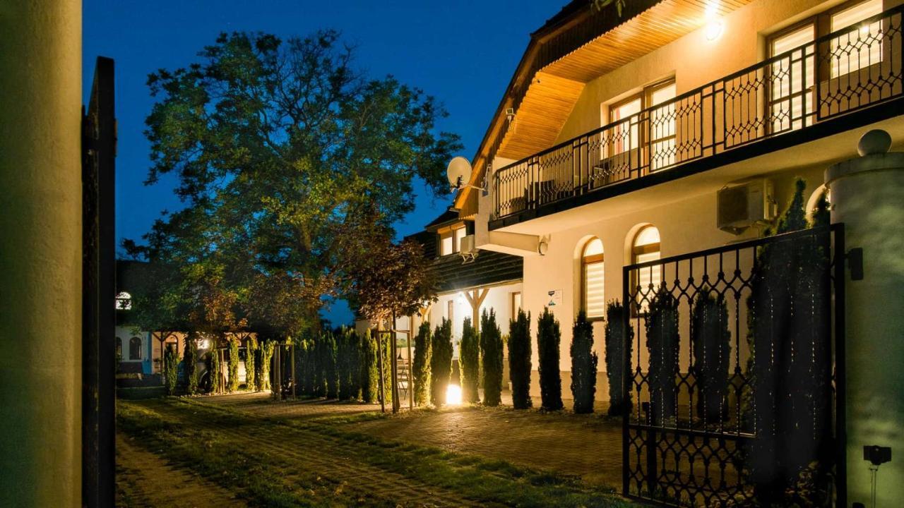 Diofa Apartman Keszthely Bagian luar foto